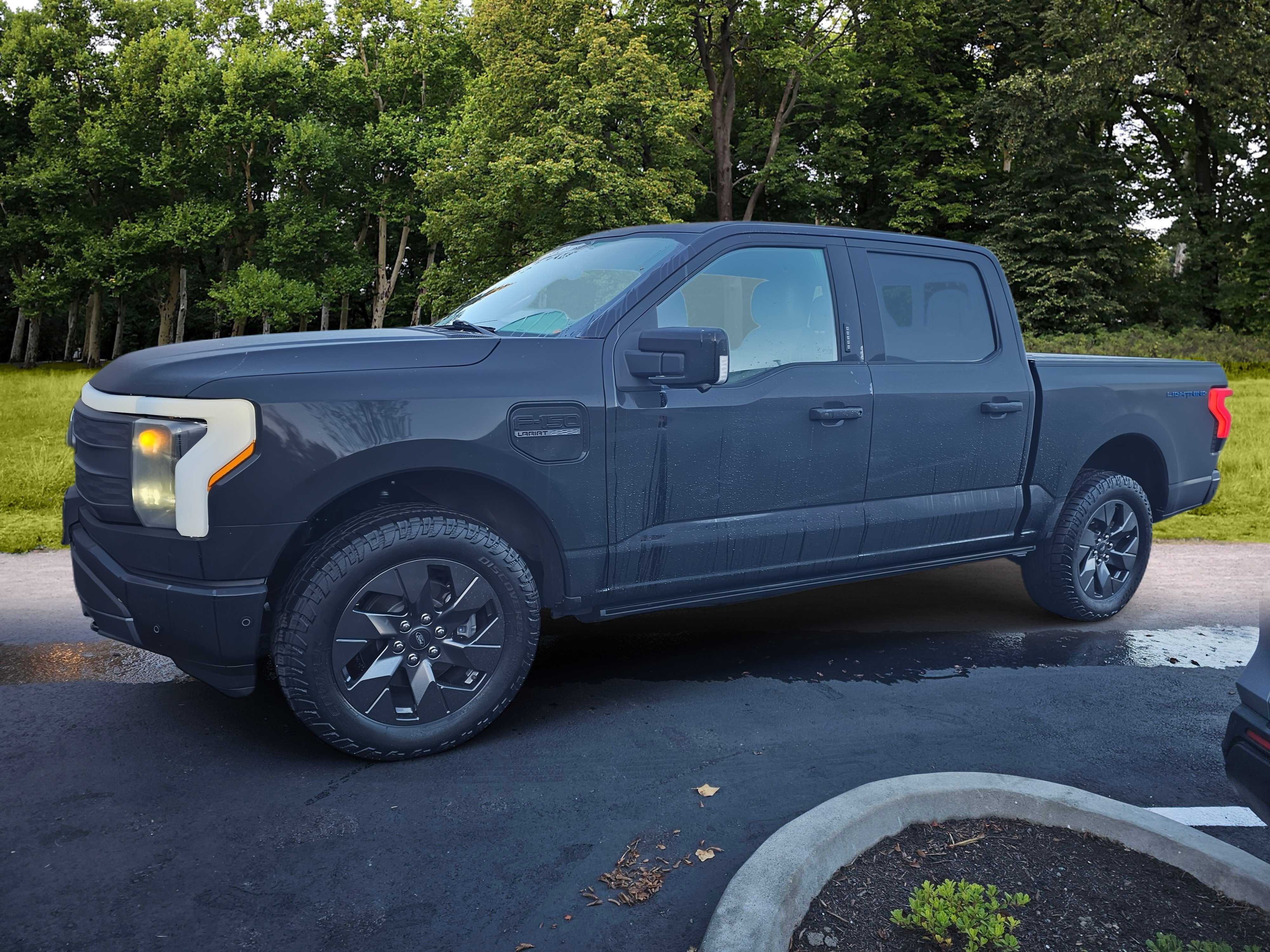 Used 2023 Ford F150 Lightning Lariat w/ Equipment Group 511A High AWD/4WD image 4