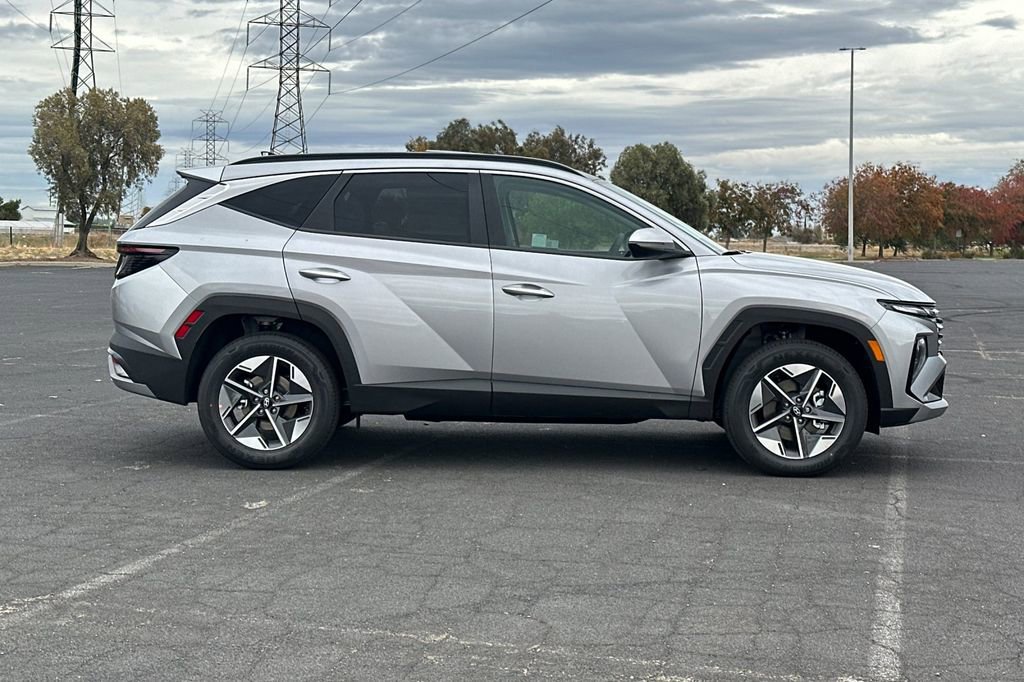 Used 2025 Hyundai Tucson SEL image 3
