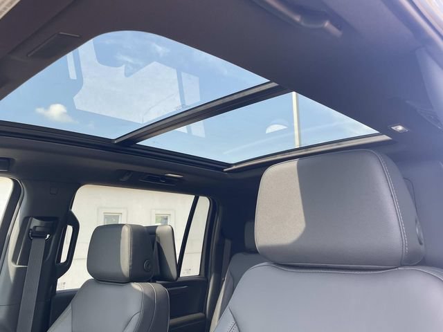 New 2026 Chevrolet Suburban Z71 w/ Z71 Off-Road Package AWD/4WD image 19