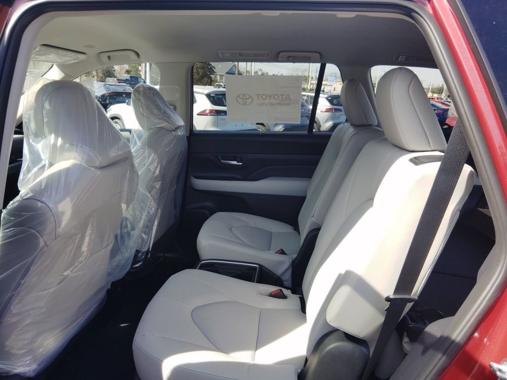 New 2026 Toyota Grand Highlander XLE image 7