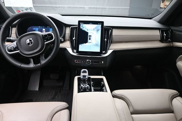 Certified 2026 Volvo XC90 B6 Ultra w/ Protection Package Premier AWD/4WD image 9