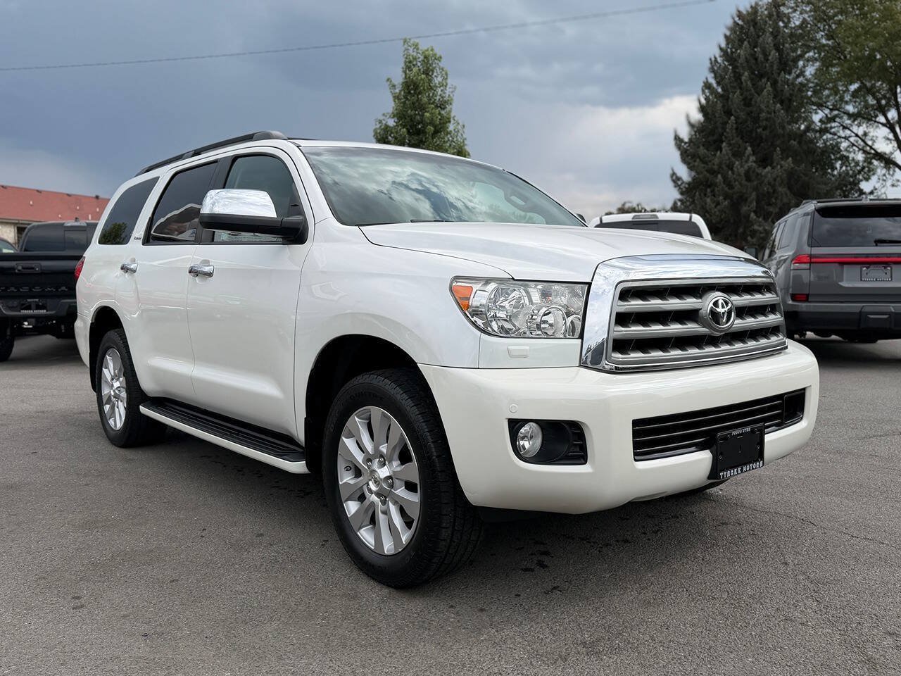 Used 2015 Toyota Sequoia Platinum AWD/4WD image 21