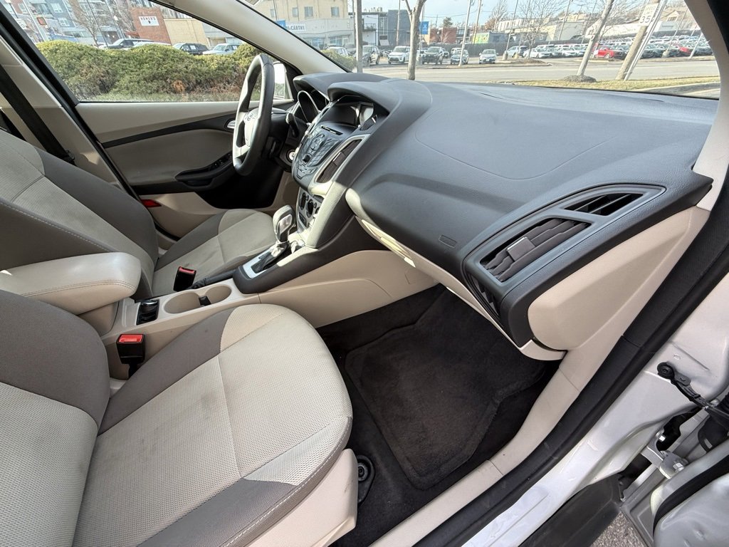Used 2013 Ford Focus SE image 39