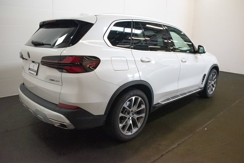 Used 2024 BMW X5 xDrive40i w/ Premium Package AWD/4WD image 4