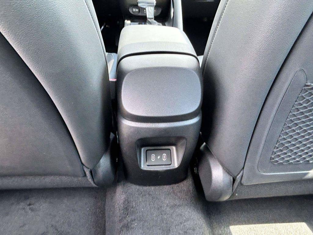 New 2026 Hyundai Elantra Limited FWD image 37