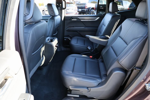 Used 2024 GMC Acadia Elevation image 8