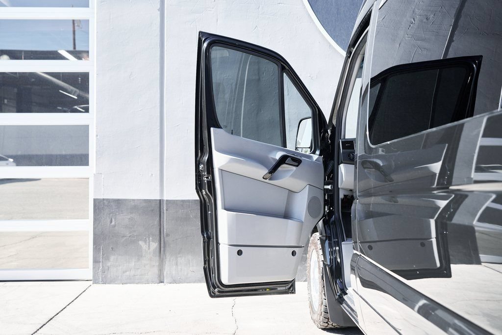Used 2017 Mercedes-Benz Sprinter 3500 image 20