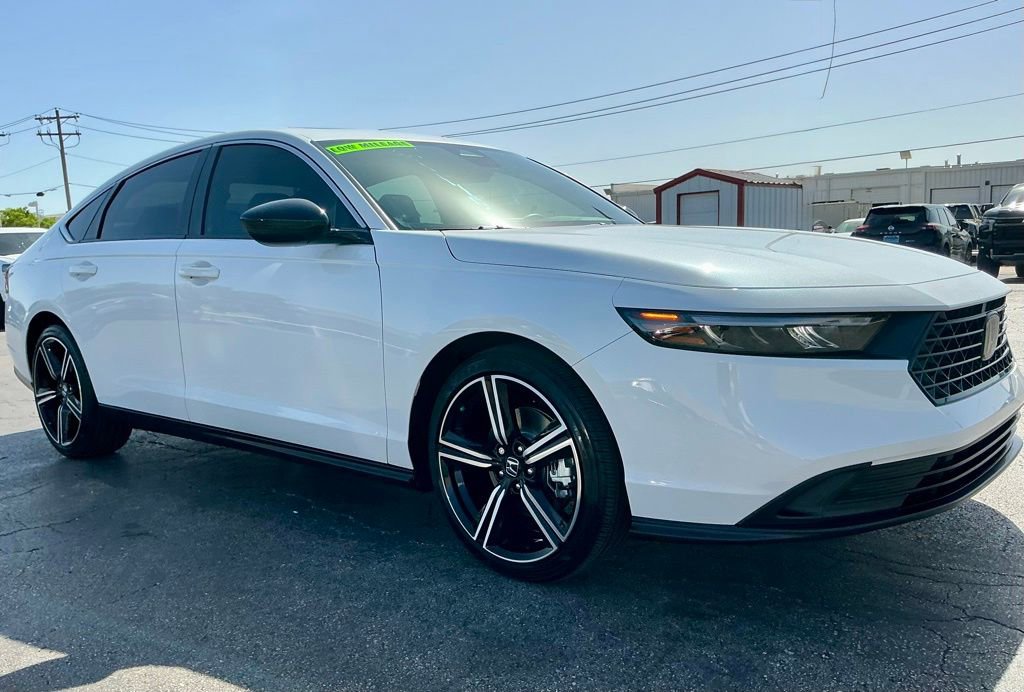 Used 2025 Honda Accord Sport image 6