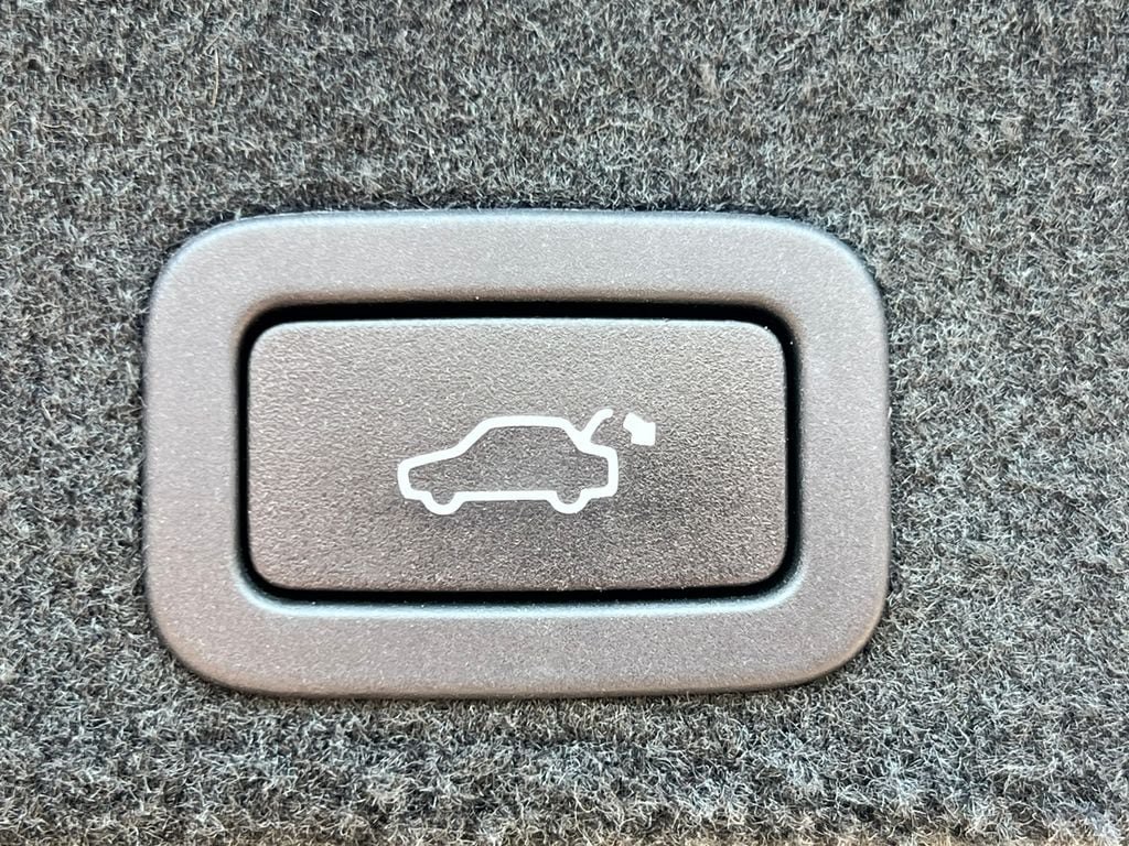 Used 2014 Volvo XC60 T6 AWD/4WD image 35