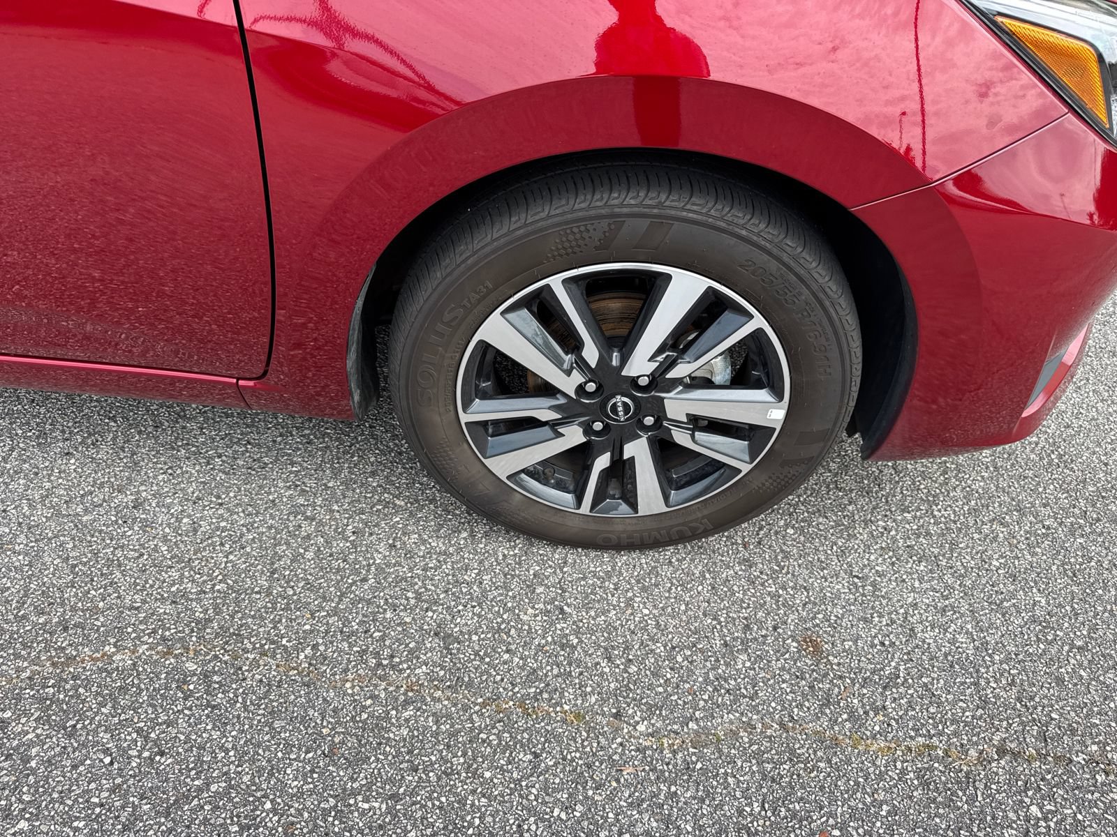 Used 2025 Nissan Versa SV FWD image 12