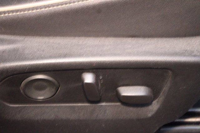 Used 2021 GMC Yukon SLT w/ Rear Media and Nav Package image 11