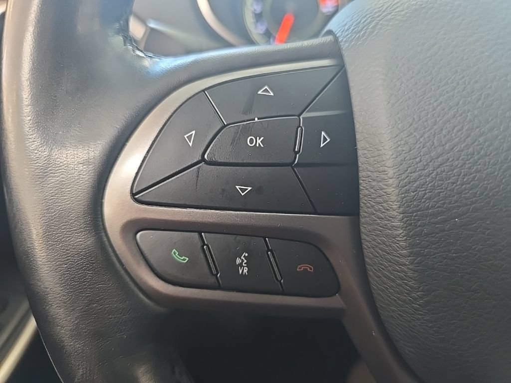 Used 2019 Jeep Cherokee Limited AWD/4WD image 19