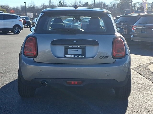 Used 2020 MINI Cooper 2-Door Hardtop image 5