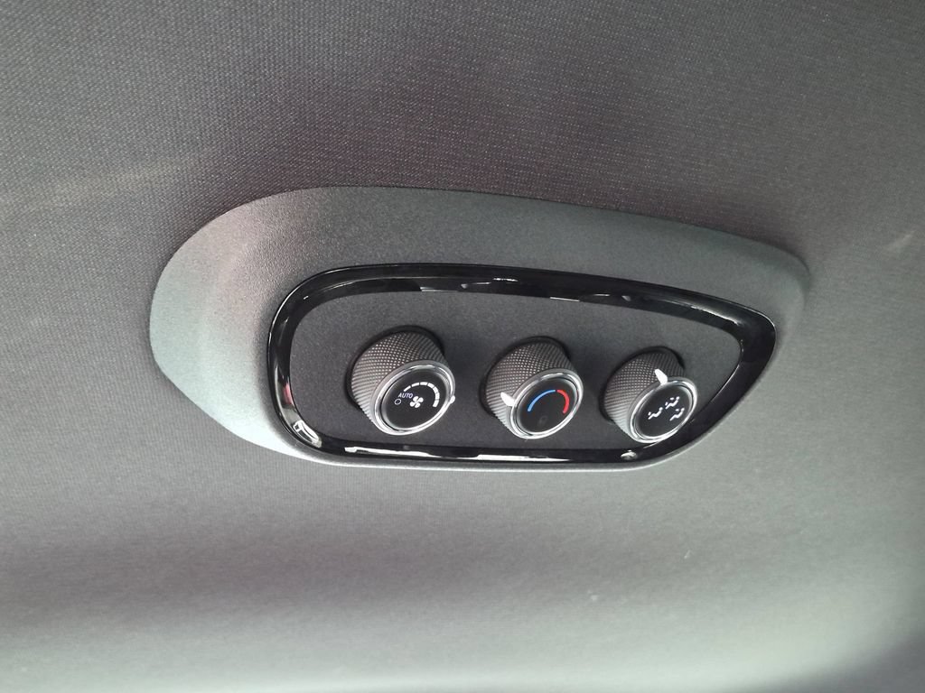 Used 2025 Dodge Durango GT AWD/4WD image 25