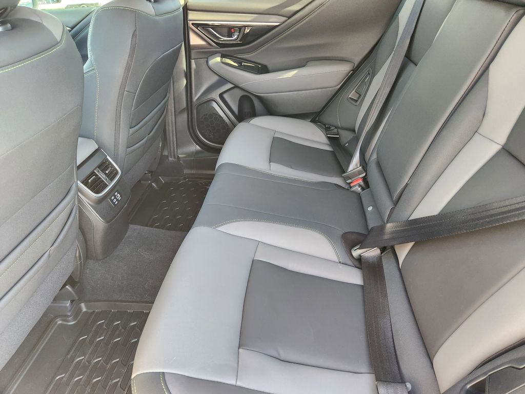 Used 2025 Subaru Outback Onyx Edition image 33