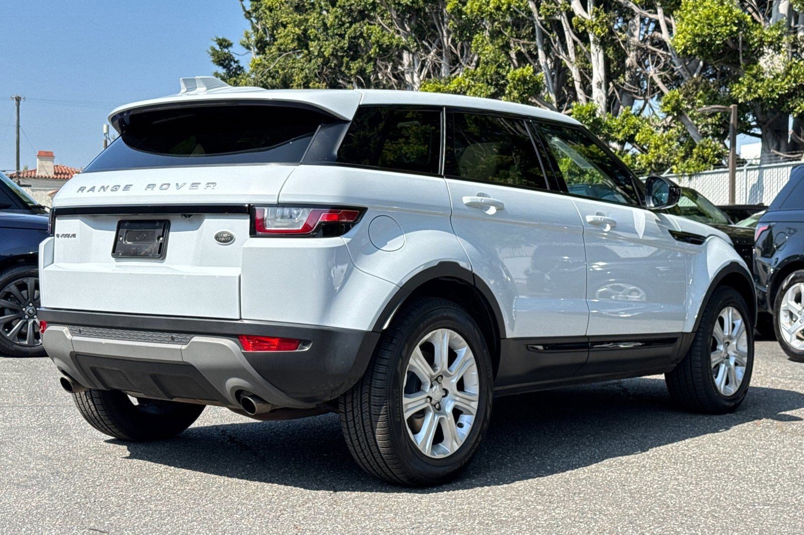 Used 2017 Land Rover Range Rover Evoque SE Premium AWD/4WD image 8