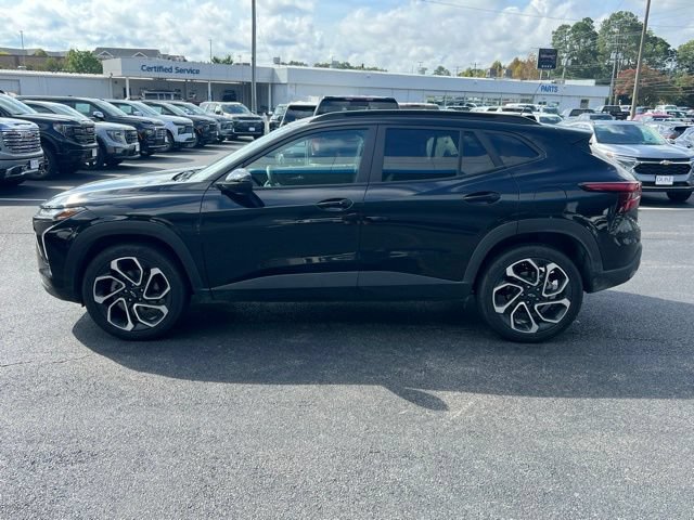 Used 2025 Chevrolet Trax RS w/ Sunroof Package FWD image 22