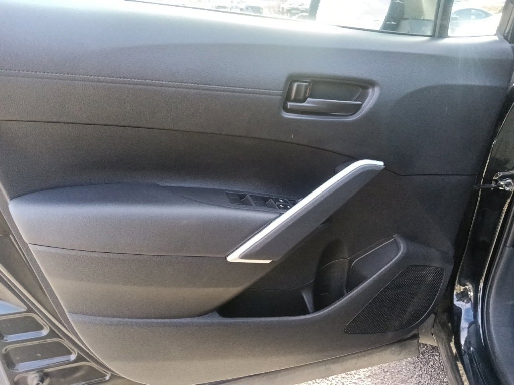 Used 2024 Toyota Corolla Cross LE w/ Moonroof Package image 11