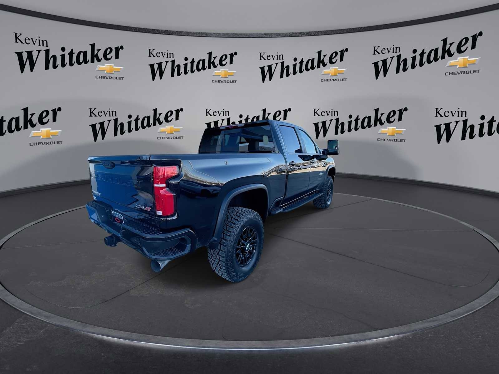 Used 2025 Chevrolet Silverado 2500 ZR2 w/ Technology Package image 8