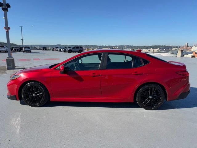 Used 2025 Toyota Camry SE FWD image 6