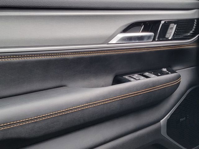 New 2026 Jeep Grand Wagoneer L 4WD image 36