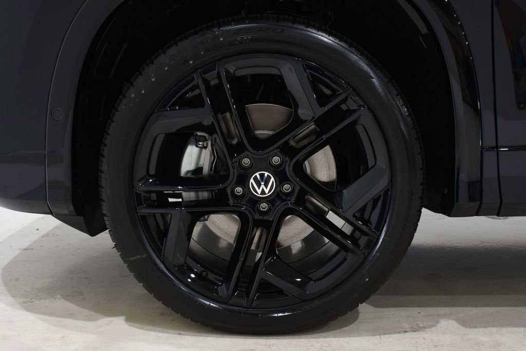 New 2026 Volkswagen Tiguan SE R-Line image 6