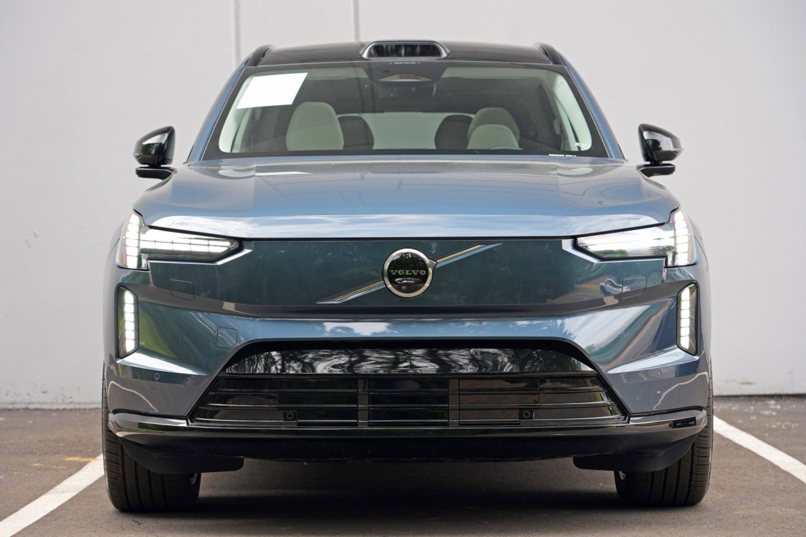 Used 2025 Volvo EX90 Plus AWD/4WD image 7