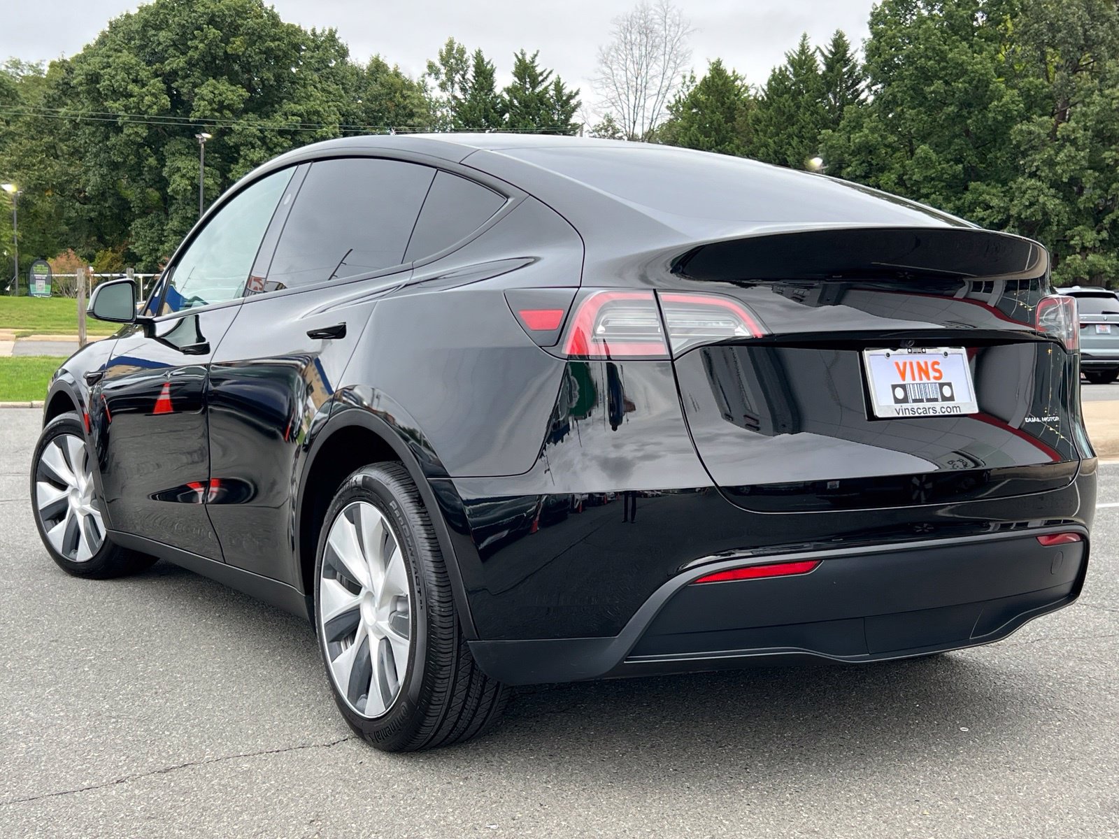 Used 2023 Tesla Model Y Long Range AWD/4WD image 5