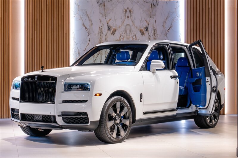 Used 2023 Rolls-Royce Cullinan AWD/4WD image 2