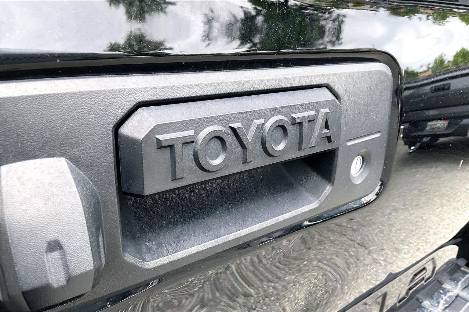 Used 2023 Toyota Tacoma TRD Sport AWD/4WD image 31