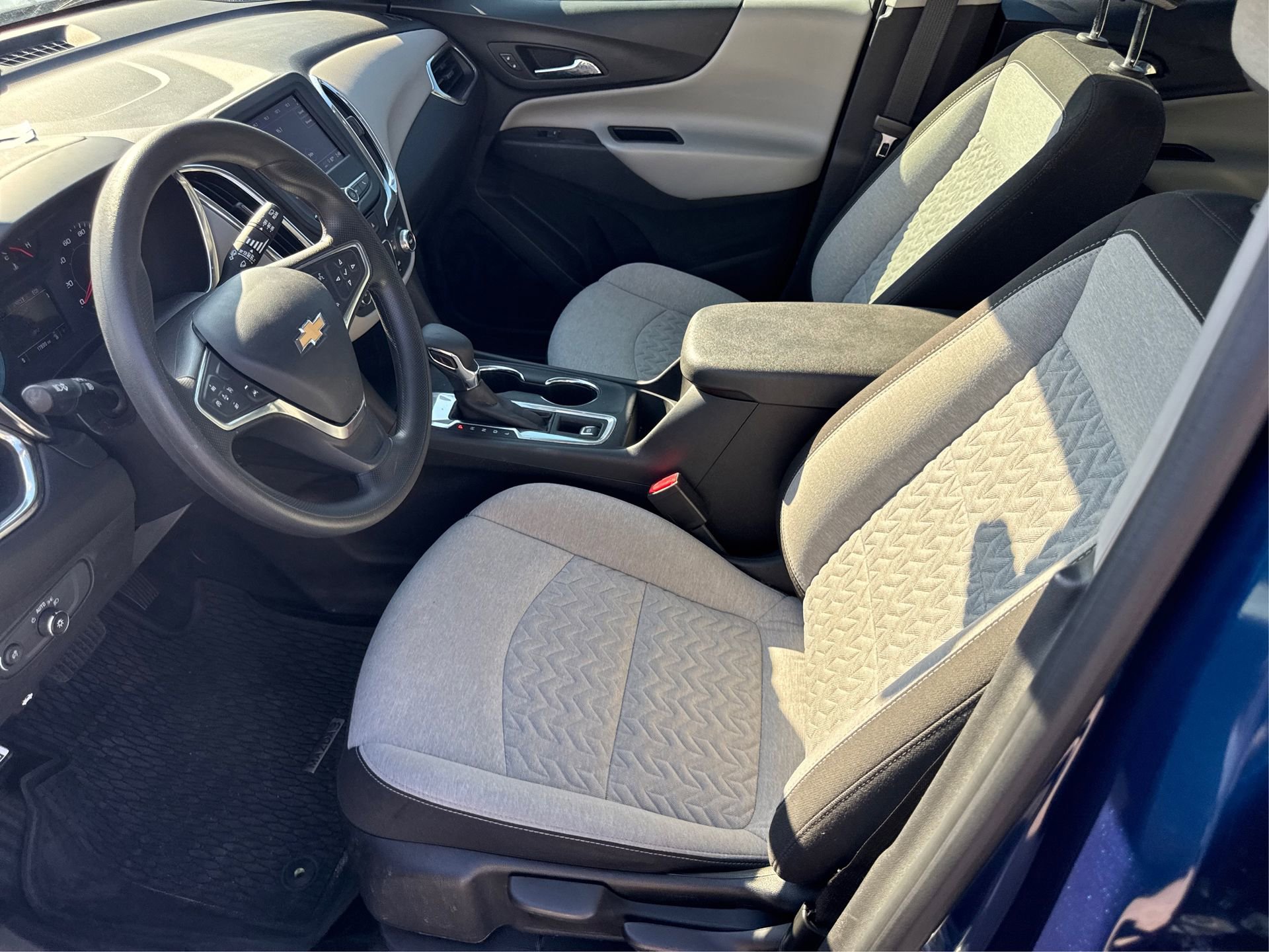 Used 2023 Chevrolet Equinox LS image 11