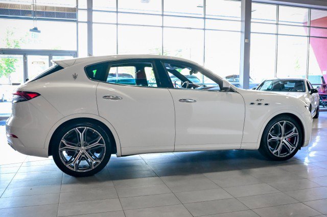 Used 2023 Maserati Levante GT AWD/4WD image 5