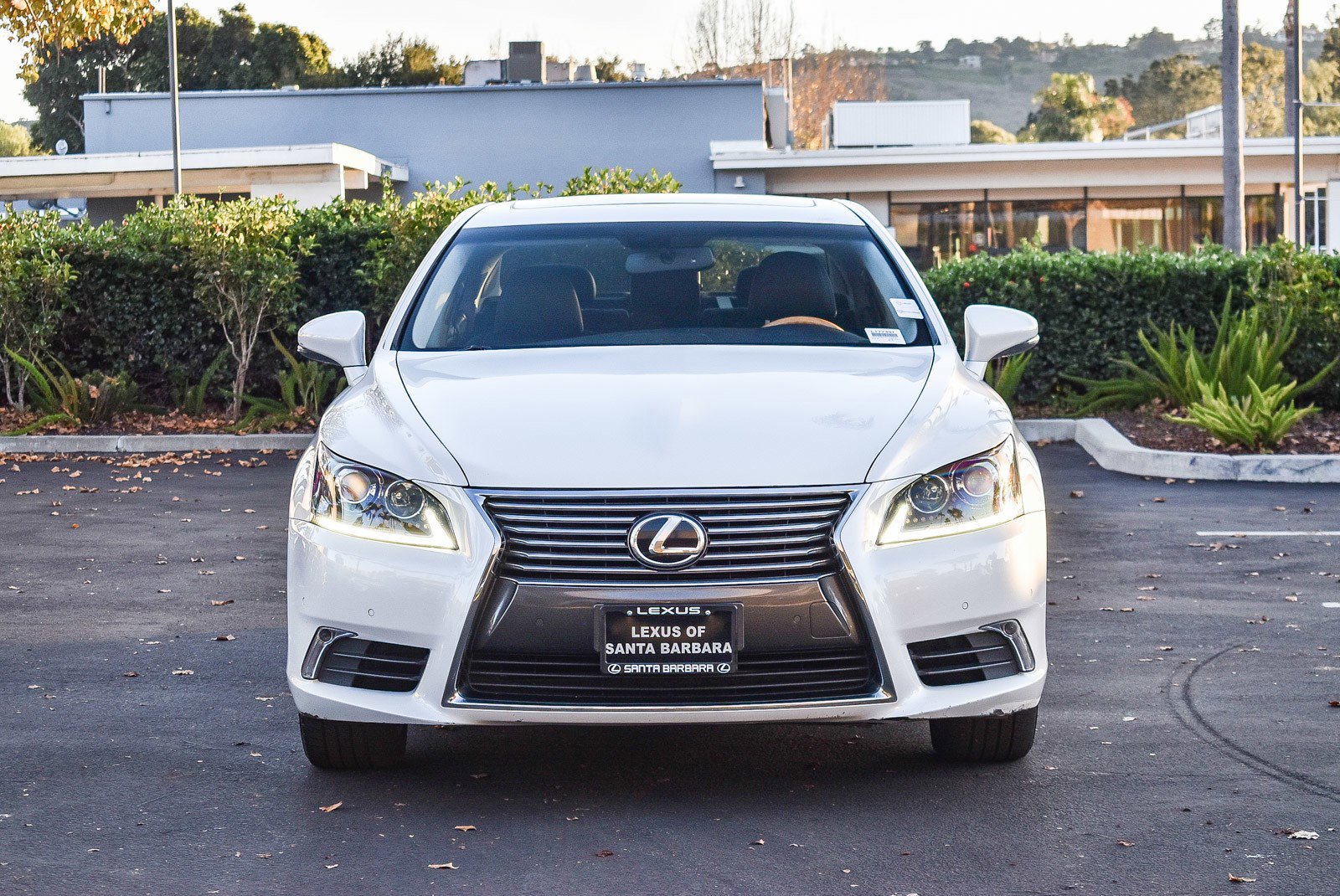 Used 2015 Lexus LS 460 L image 2