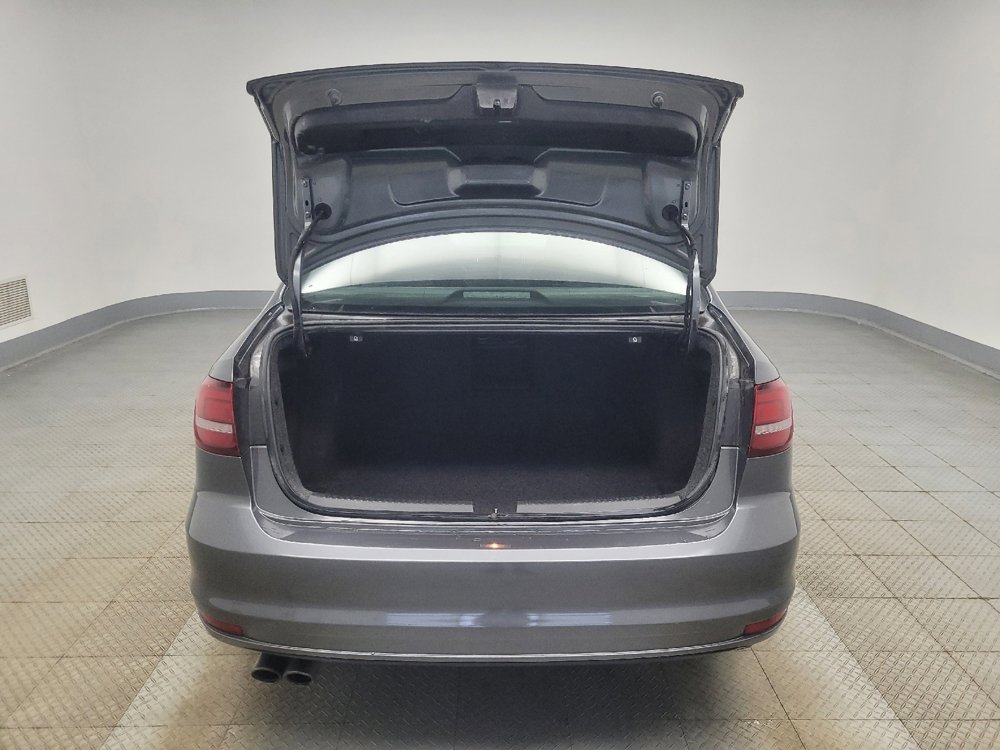 Used 2017 Volkswagen Jetta SE FWD image 29