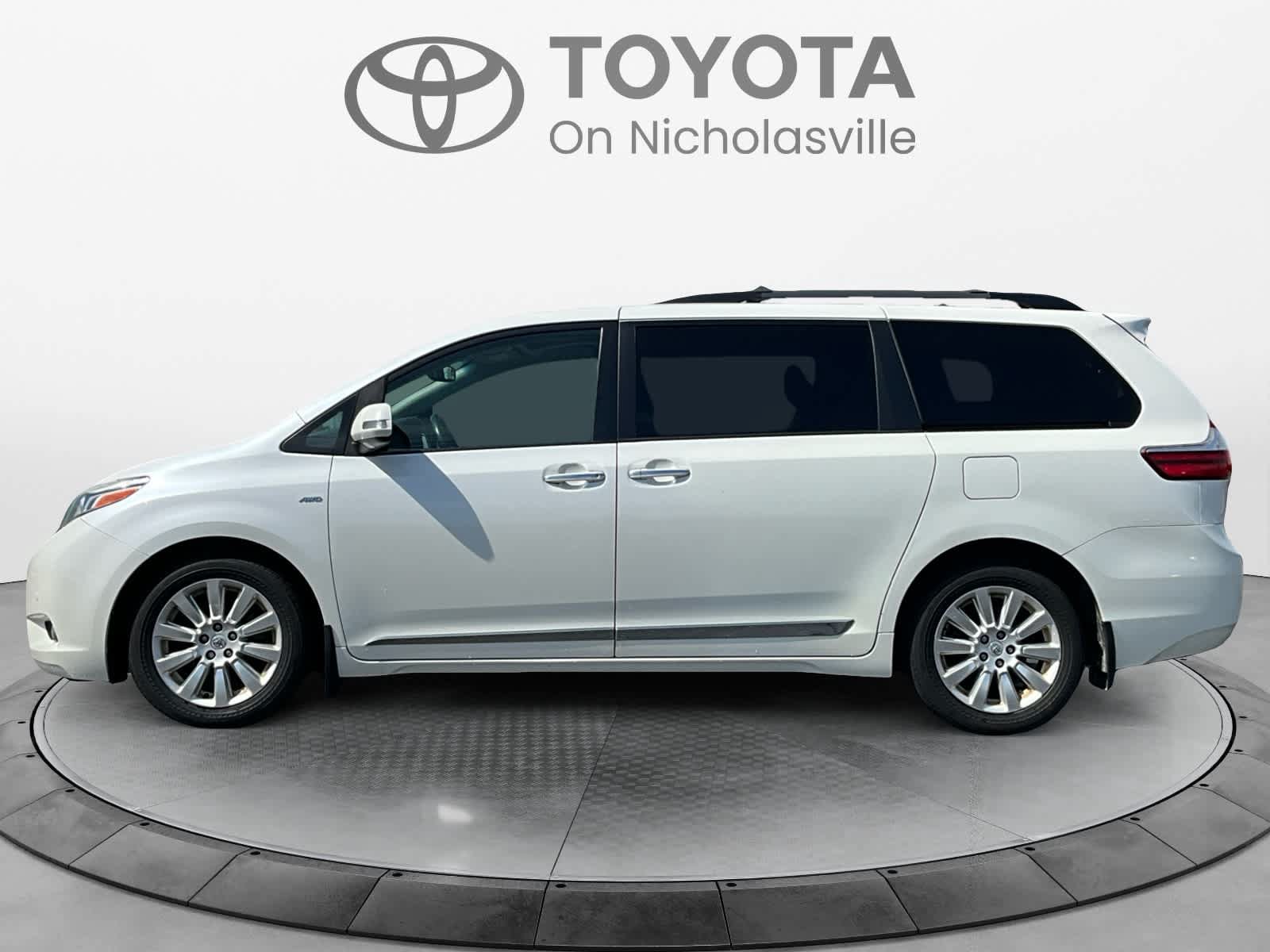 Used 2016 Toyota Sienna Limited Premium w/ Protection Package AWD/4WD image 2