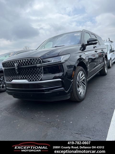 Used 2025 Lincoln Navigator L Reserve AWD/4WD image 1