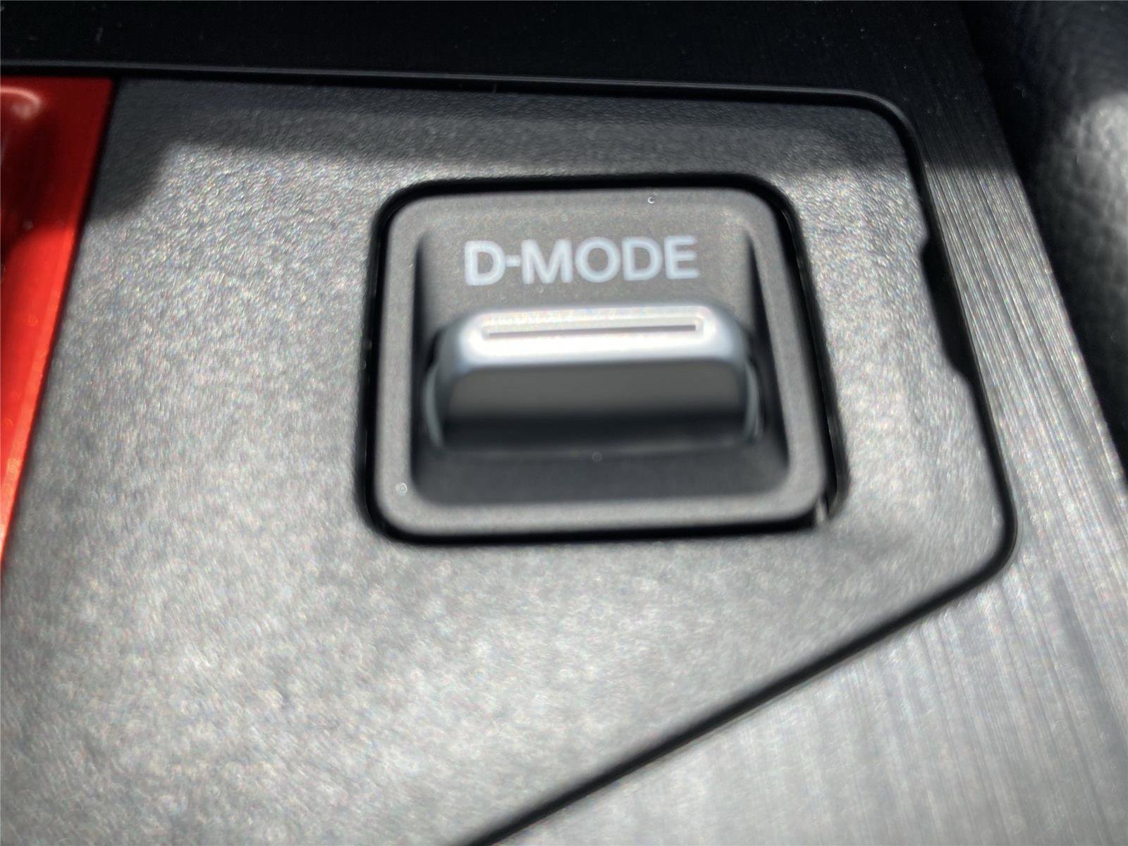 New 2025 Nissan Kicks SR image 29