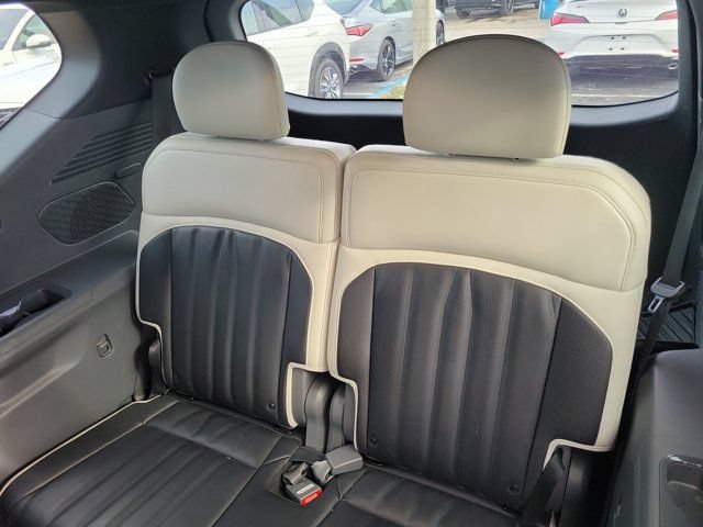 Used 2024 Kia EV9 GT-Line AWD/4WD image 13