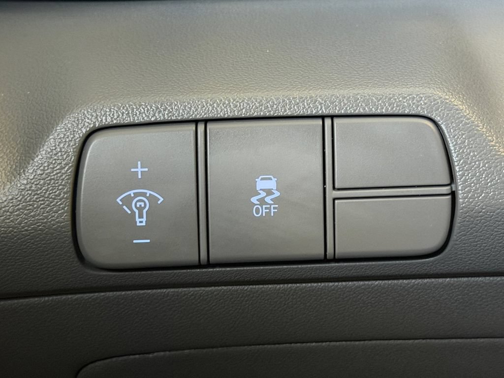Used 2024 Hyundai Elantra SEL FWD image 22