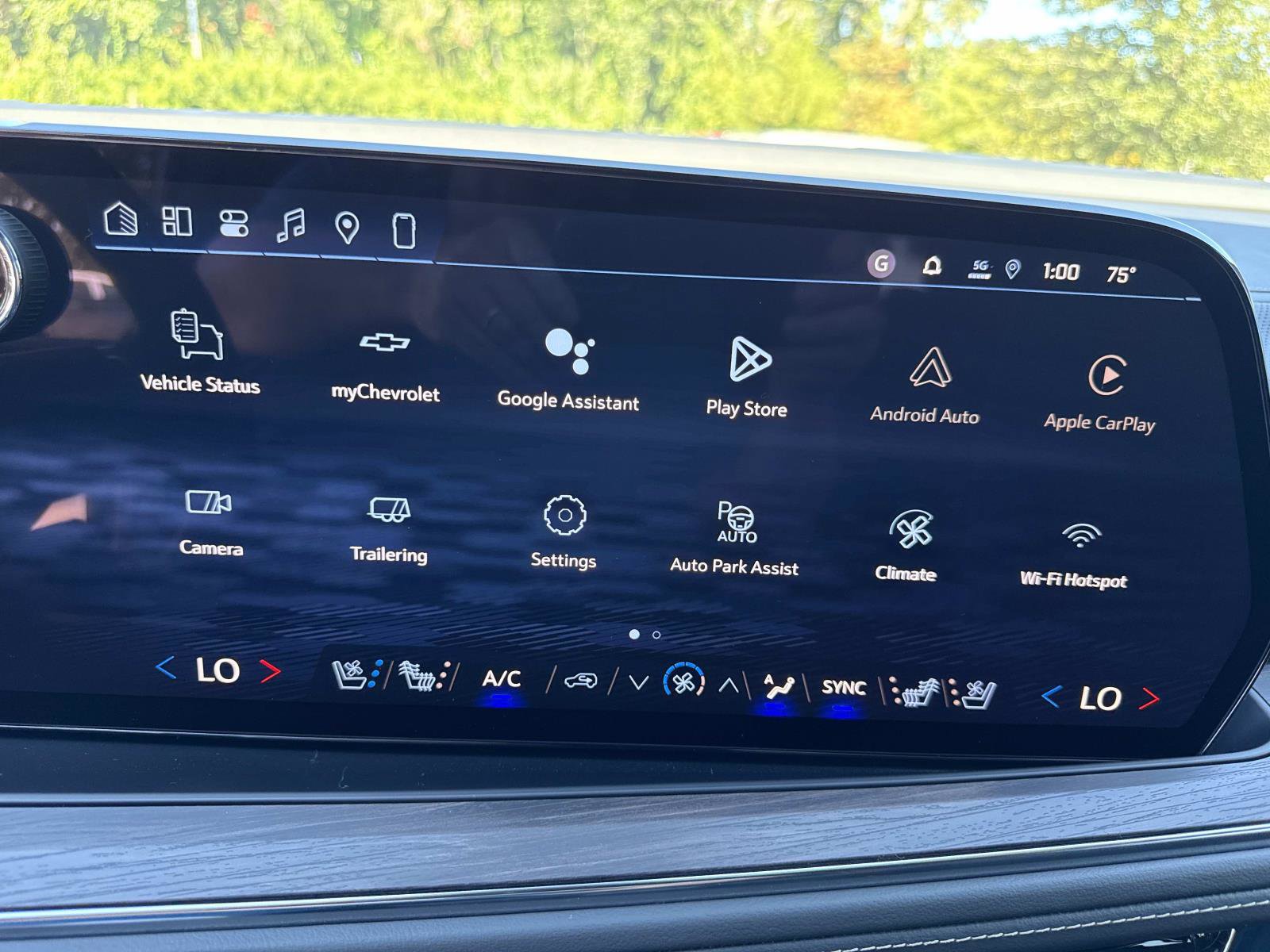 New 2026 Chevrolet Suburban Premier image 23