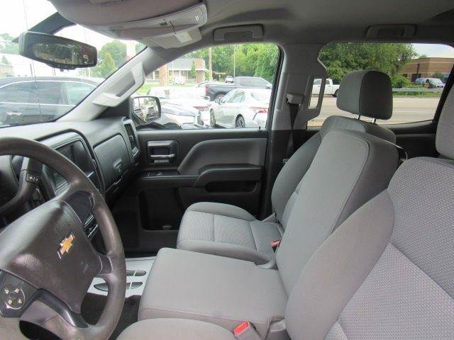 Used 2018 Chevrolet Silverado 1500 Custom w/ Custom Convenience Package AWD/4WD image 26
