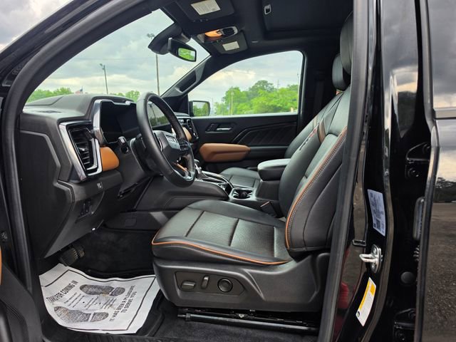 Used 2023 GMC Canyon AT4 w/ AT4 Premium Package AWD/4WD image 4
