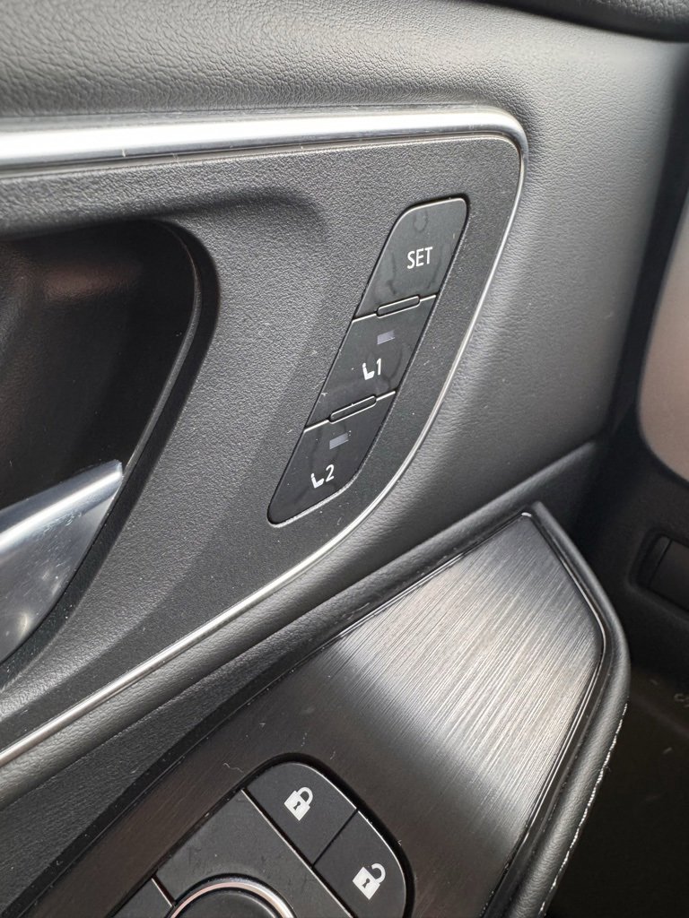 Used 2025 Nissan Rogue Platinum w/ Platinum Premium Package image 28