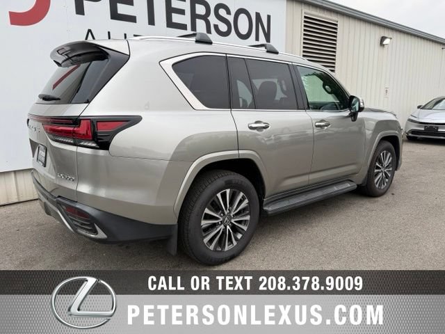 Used 2023 Lexus LX 600 4WD w/ Interior Upgrade Package image 4