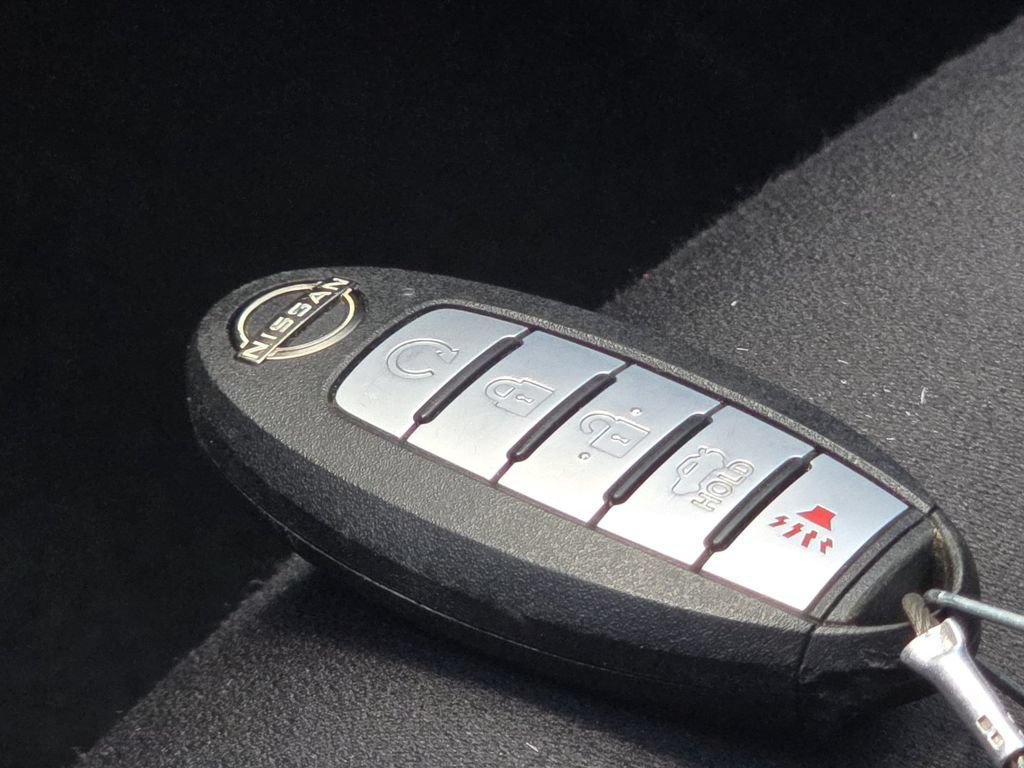 Used 2025 Nissan Altima 2.5 SV FWD image 31