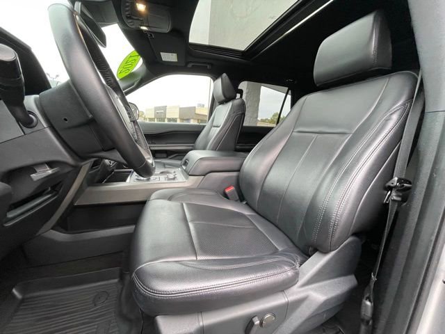 Used 2021 Ford Expedition XLT image 12