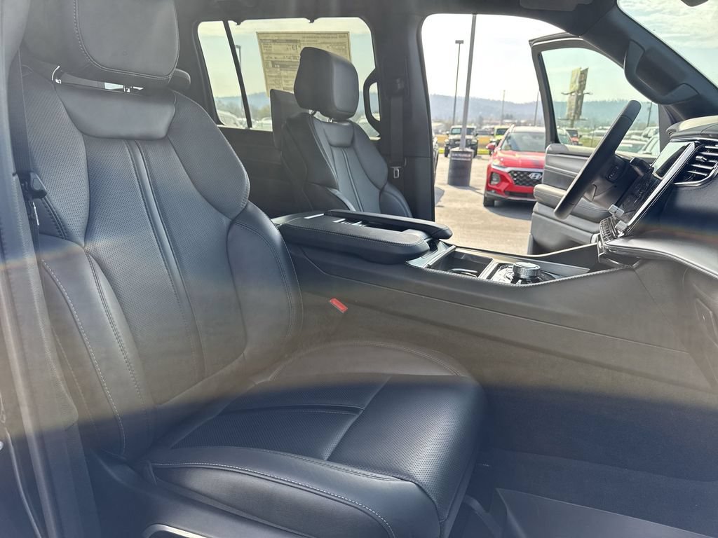 New 2026 Jeep Grand Wagoneer Limited AWD/4WD image 26