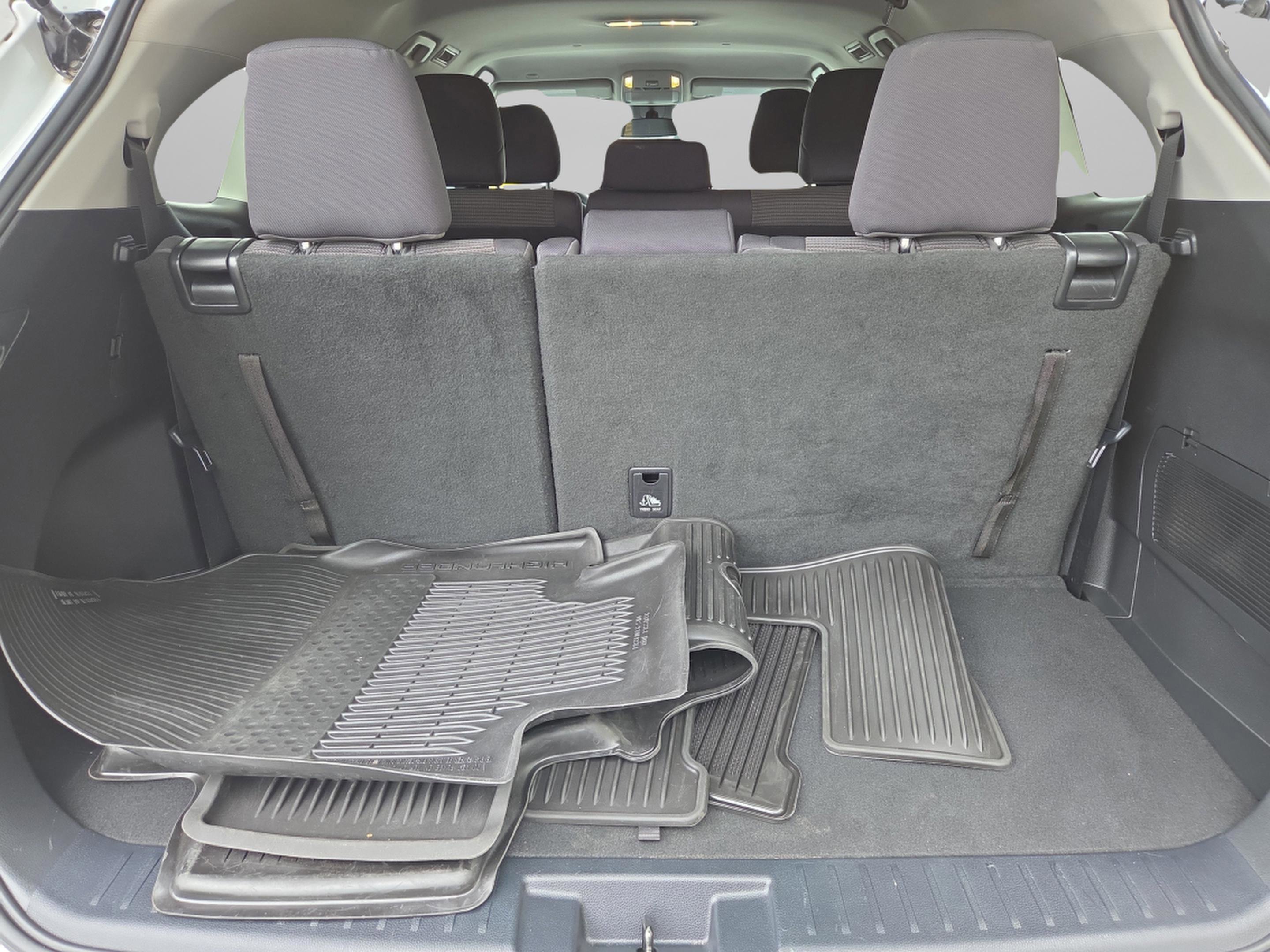 Used 2022 Toyota Highlander L image 36