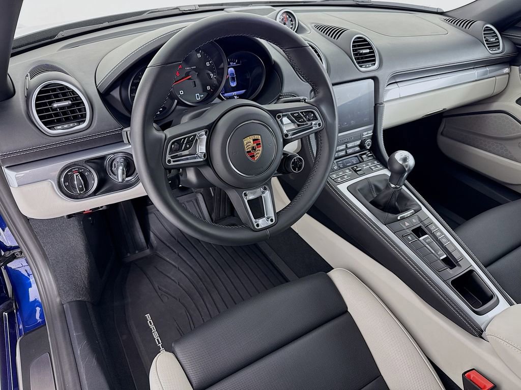 Certified 2025 Porsche 718 Boxster RWD image 4