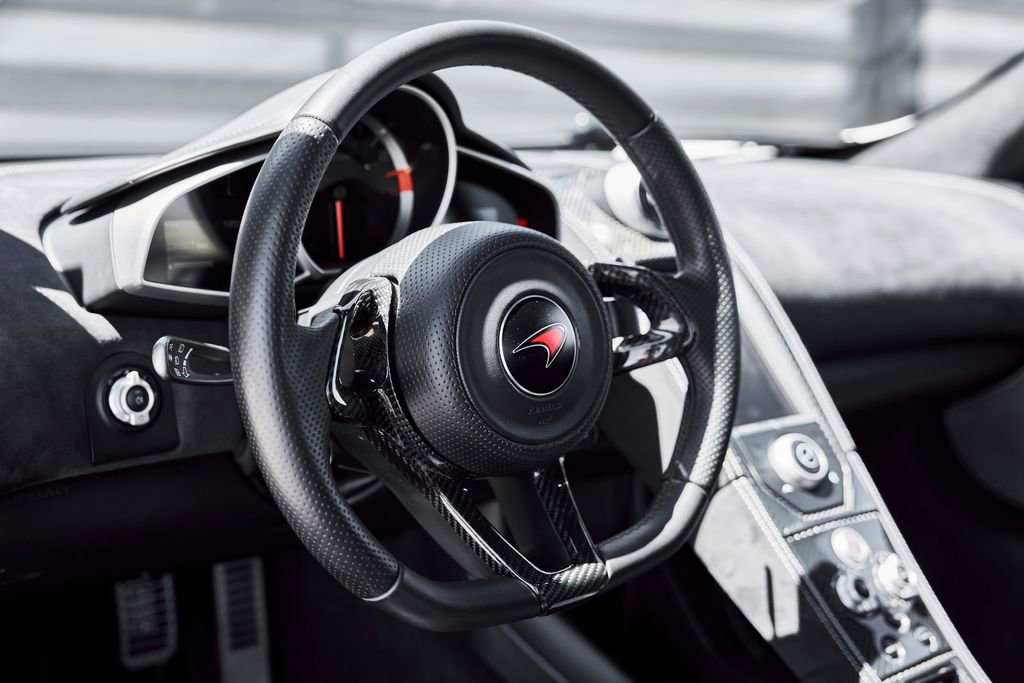 Used 2012 McLaren MP4-12C Coupe RWD image 39